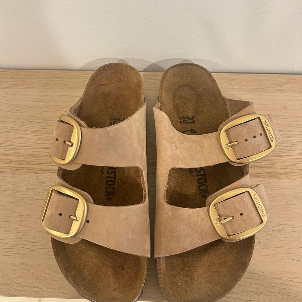 Birkenstock Women’s Beige Sandals with Gold Buckles